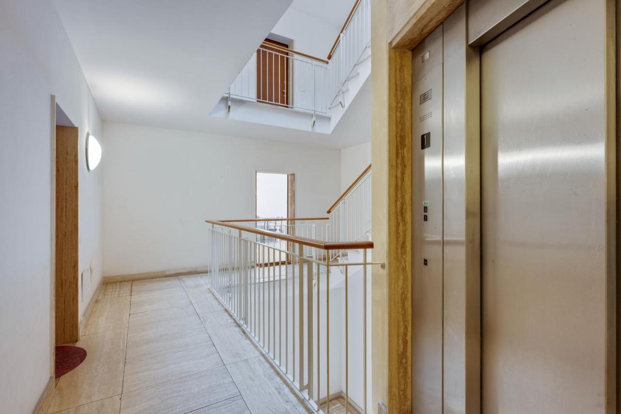 Il Broletto Apartment - Affitti Brevi Italia レッコ エクステリア 写真